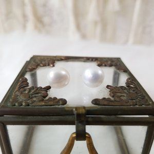 nwot Ivory Saltwater Pearl Studs | Hypoallergenic